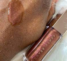 Load image into Gallery viewer, Fenty Beauty Gloss Bomb Universal Lip Luminizer :Hot Chocolit