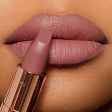Load image into Gallery viewer, Charlotte Tilbury matte revolution Very Victoria
